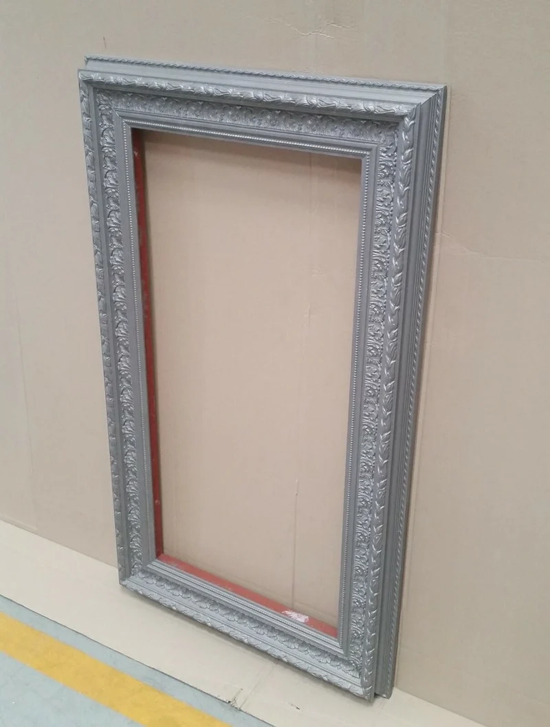CORNICE CESELLATA VERN- ARGENTO QUADRO/SPECCHIO SPECCHIERA cm 67X117 RICONDIZIONATO.