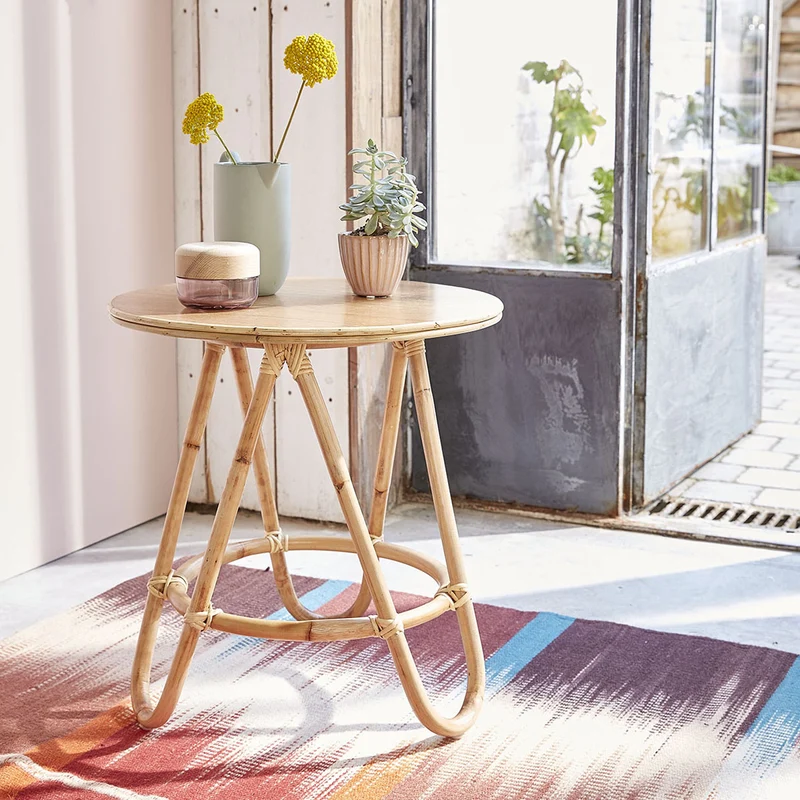 Tavolino in rattan naturale