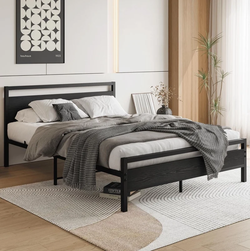 Letto matrimoniale 140x200 cm con rete a doghe in acciaio e testiera in MDF nero