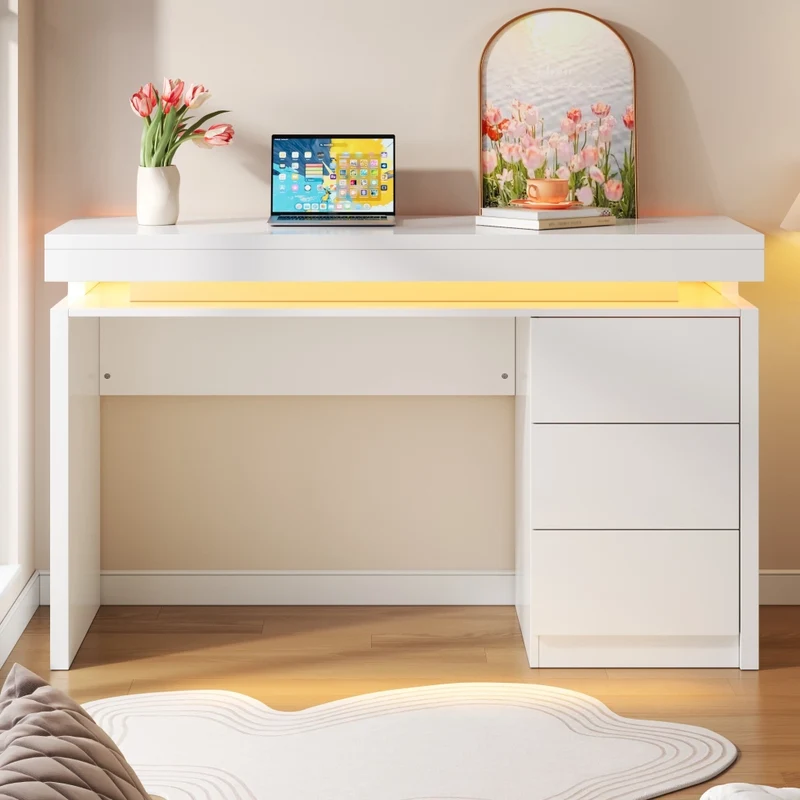 Scrivania LED moderna 120¡Á50¡Á78,5 cm ¨C scrivania per computer con tre cassetti, piano allungato e allargato, gambe rinforzate, illuminazione LED regolabile, ideale per l'home office